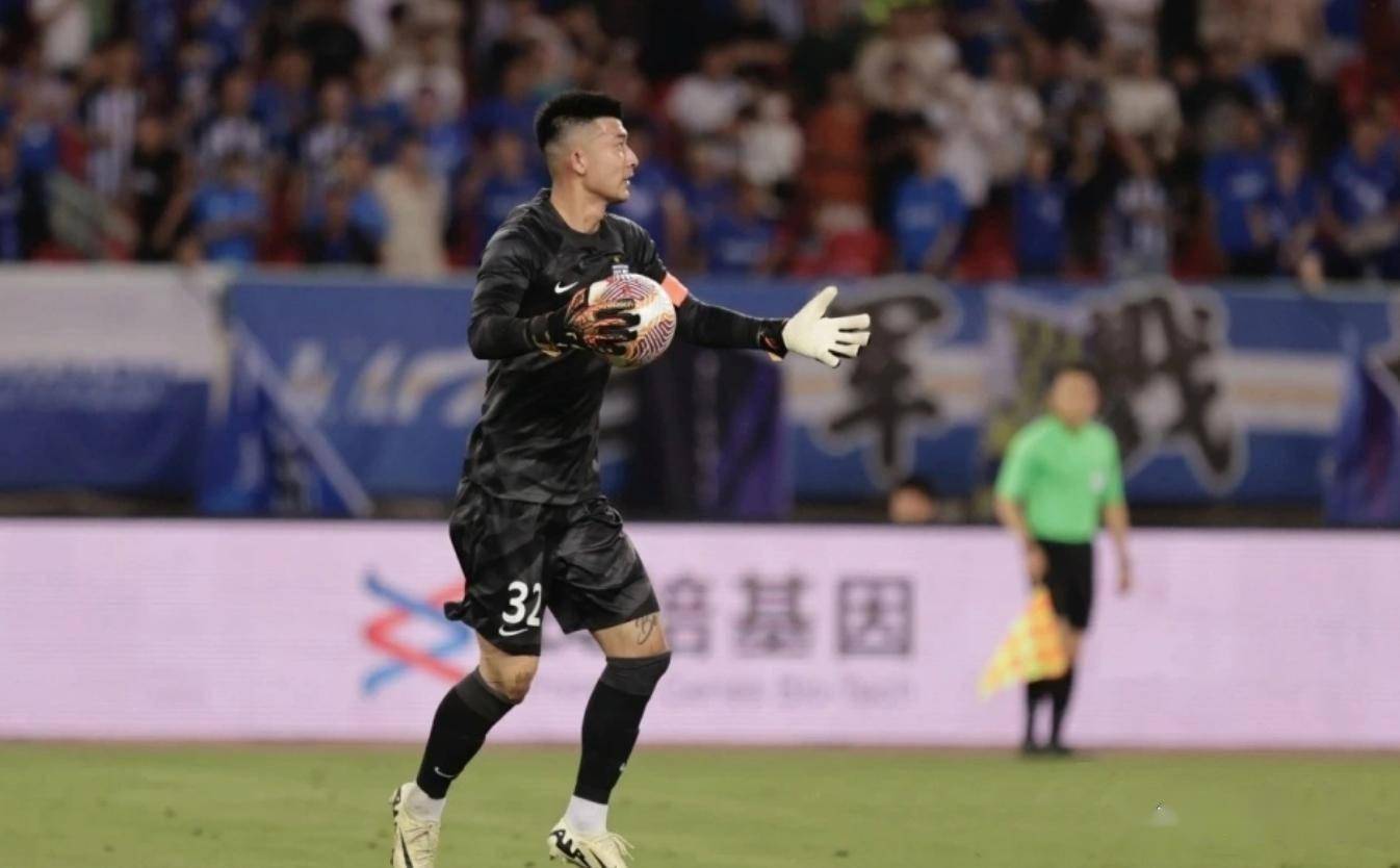 教练团队大手笔引援,球队或将迎来强劲竞争力 教练团队大手笔引援,球队或将迎来强劲竞争力