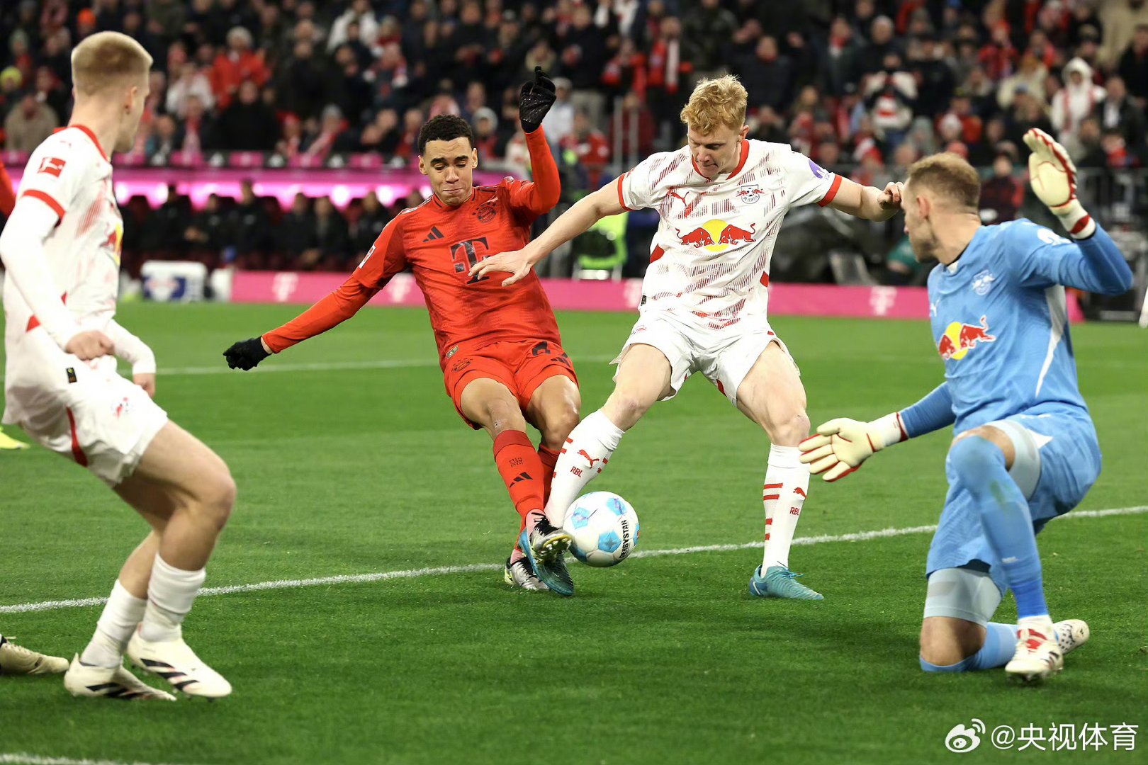 拜仁慕尼黑在欧冠联赛中遭遇困难 拜仁慕尼黑在欧冠联赛中遭遇困难