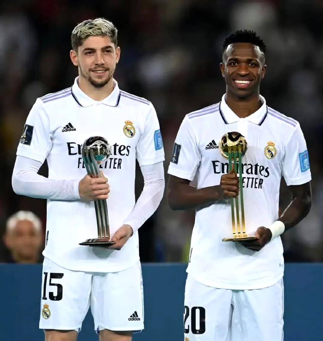 FB体育平台-争夺顶级足球头衔:东亚豪门交锋