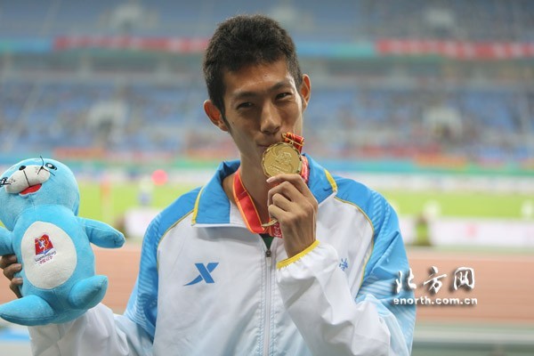 FB体育官方网站-阿根廷男子网球选手勇夺金牌,让人刮目相看