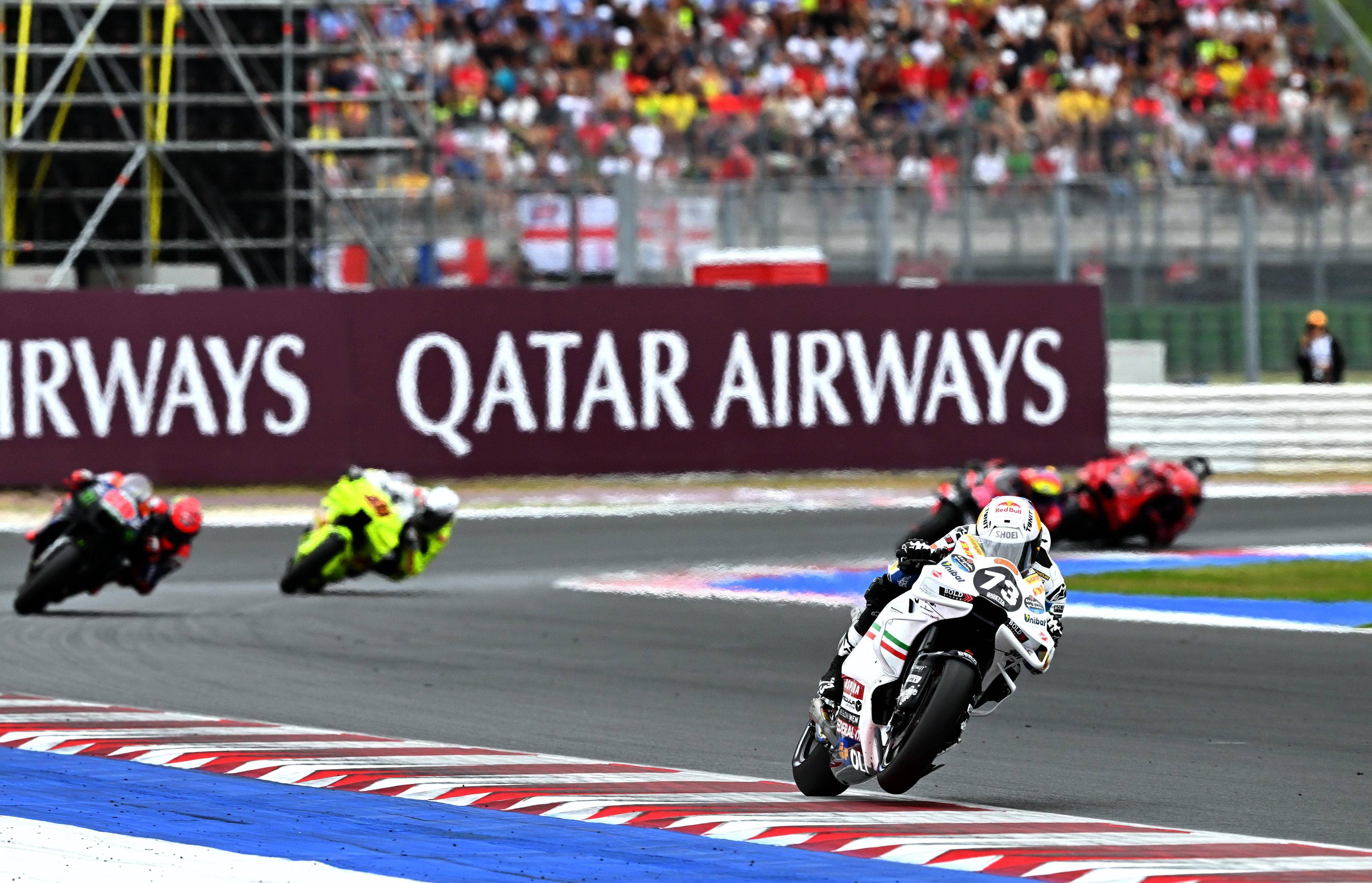 FB体育平台-圣马力诺队在比赛中卖力冲刺,奋勇争取