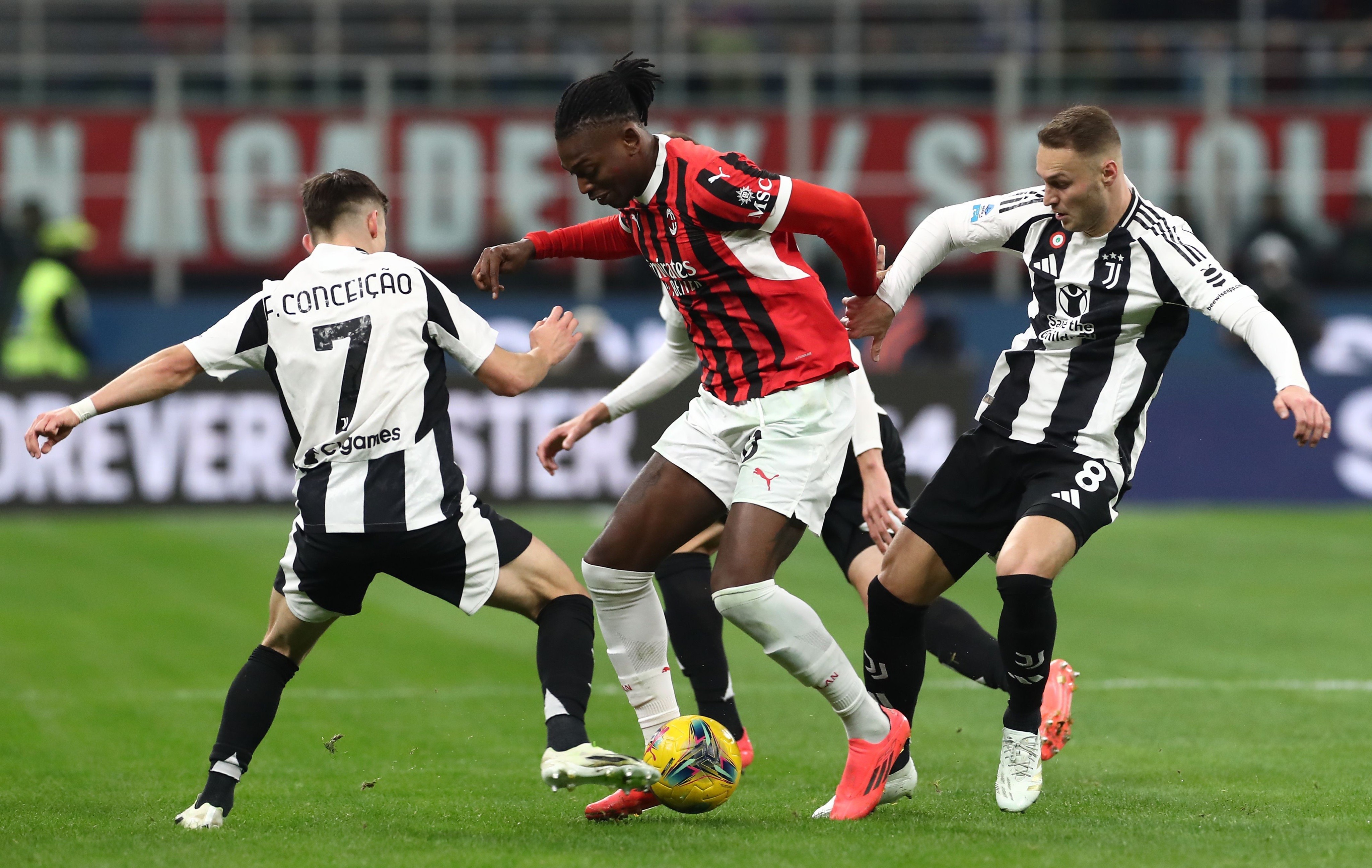 FB体育平台-意大利篮球联赛季后赛开启,米兰主场战胜威尼斯