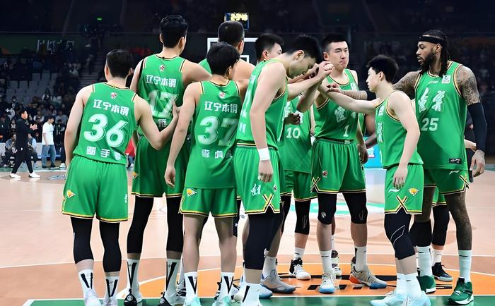 猛龙队队员状态火热,主场取胜信心十足 猛龙队队员状态火热,主场取胜信心十足