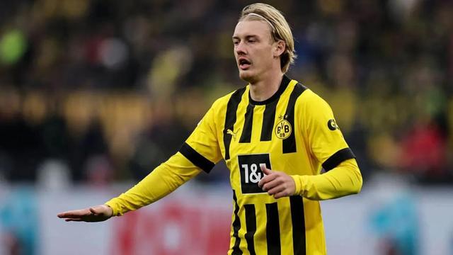 FB体育官网-多特蒙德连胜终结,争冠形势尚未确定