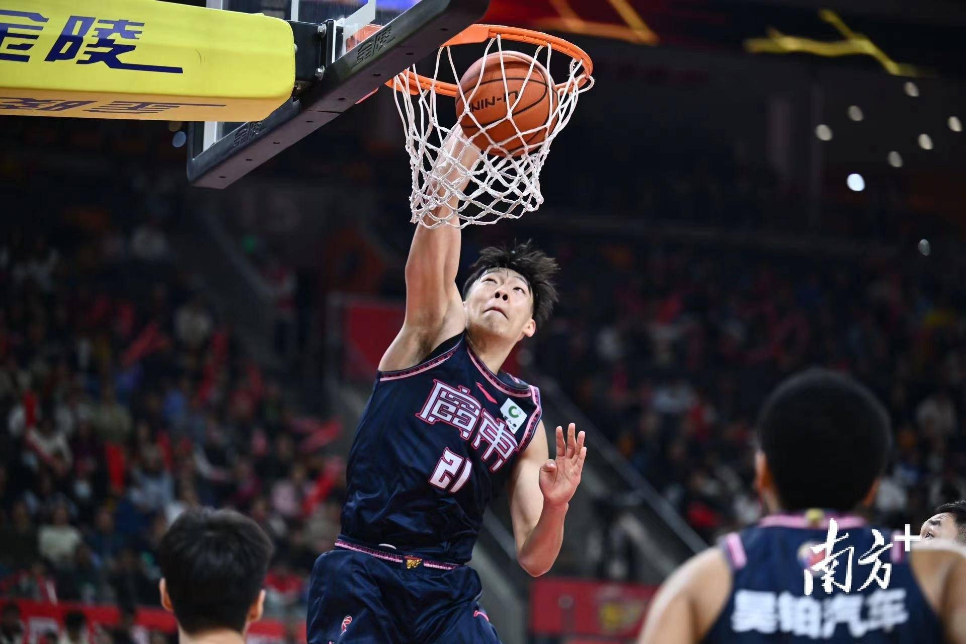 华南虎主场击败梅州客家,积分超越对手 华南虎主场击败梅州客家,积分超越对手