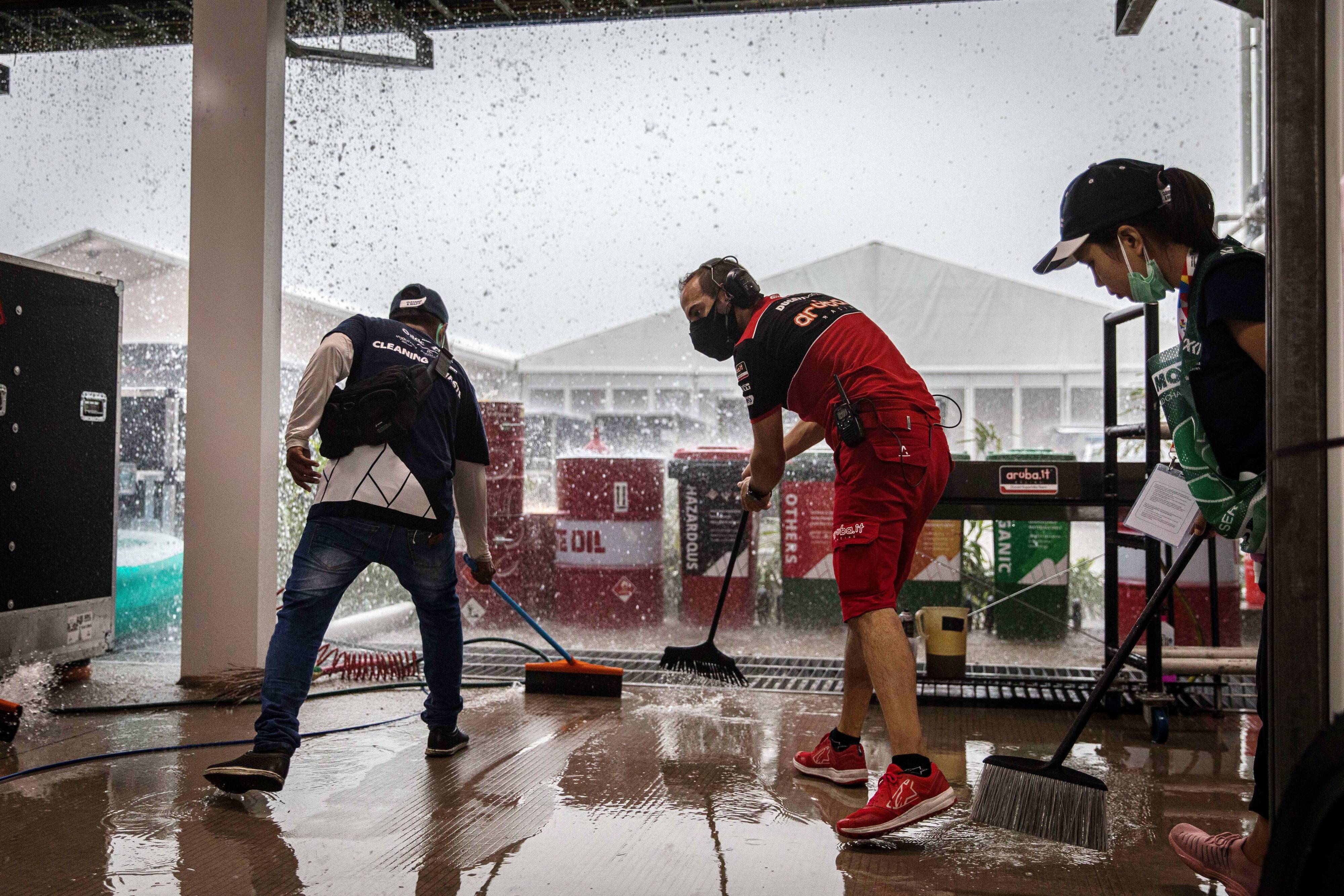 FB体育平台-伯伊斯特切斯特城主场逼平,艰难防线挡住对手进攻,排位缓慢上升