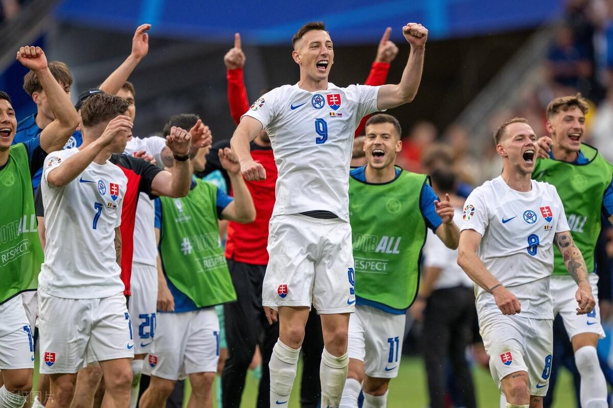 FB体育官网-斯洛伐克队铁血作战,成功赢得比赛