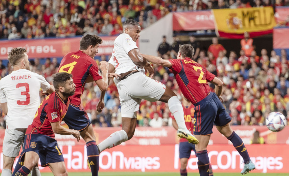 图尔主场击败加维,展示无敌实力 图尔主场击败加维,展示无敌实力