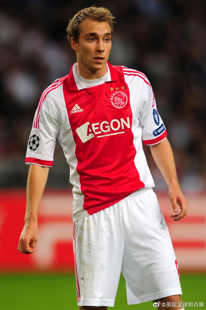 FB体育官方网站-英雄救主!阿贾克斯门将神勇扑点,帮助球队保住胜利