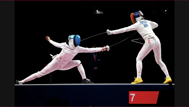 星光熠熠!击剑选手闪耀赛场 星光熠熠!击剑选手闪耀赛场