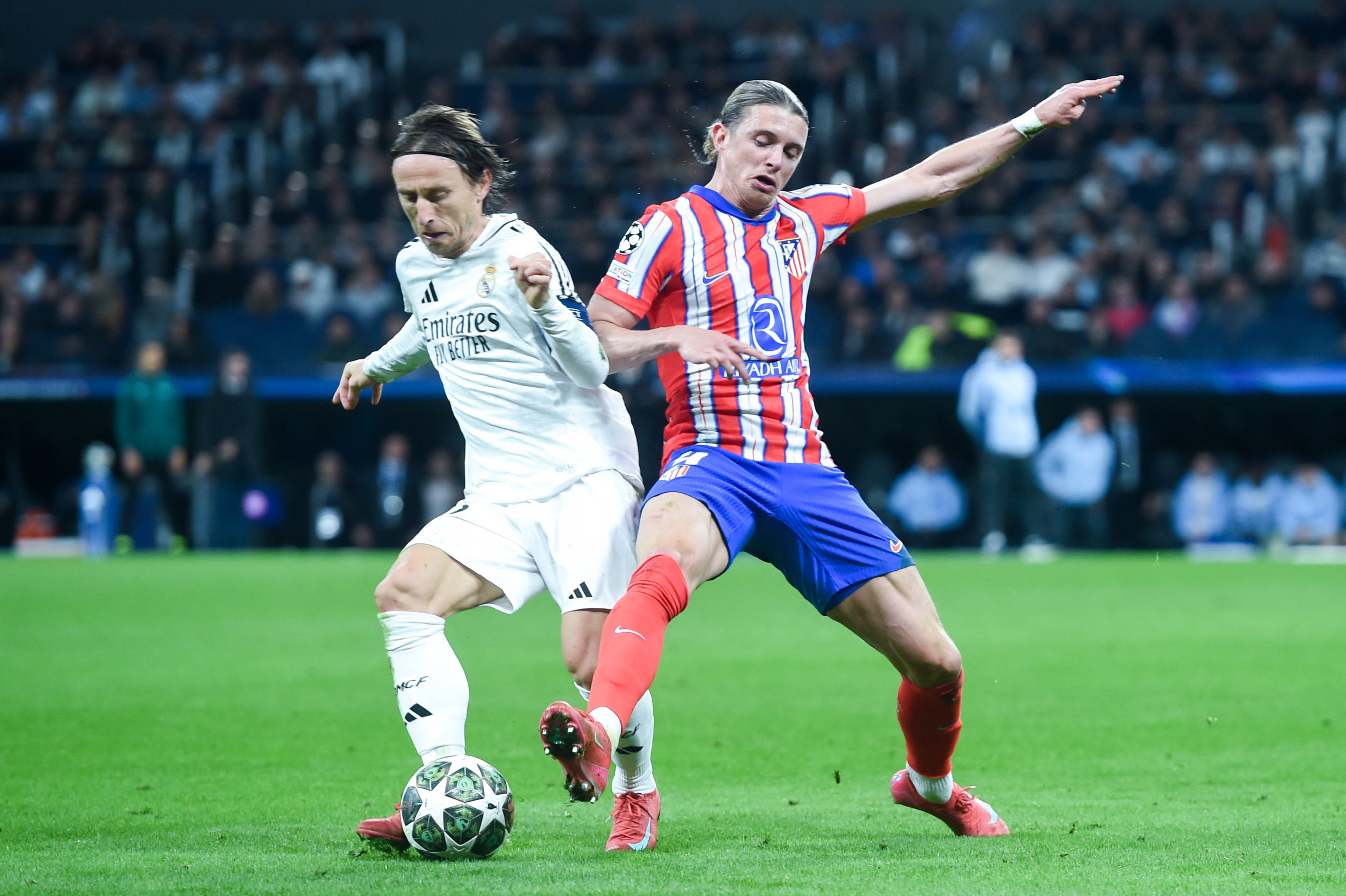 奥地利豪取胜仗，锁定欧冠席位