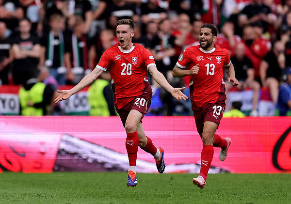 FB体育-丹麦队负于苏格兰,小组赛告急