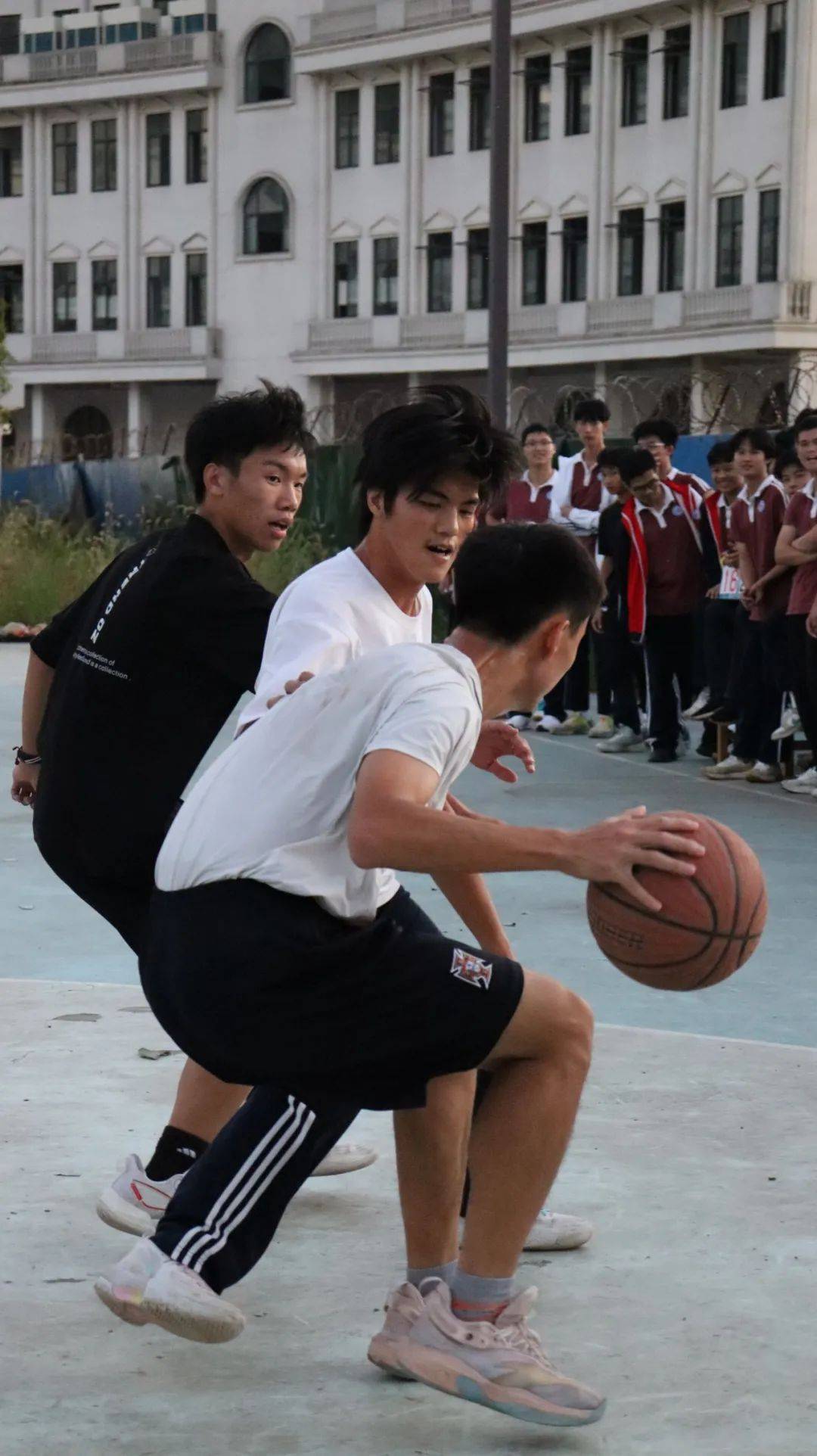 热血篮球比赛,对手争分夺秒 热血篮球比赛,对手争分夺秒