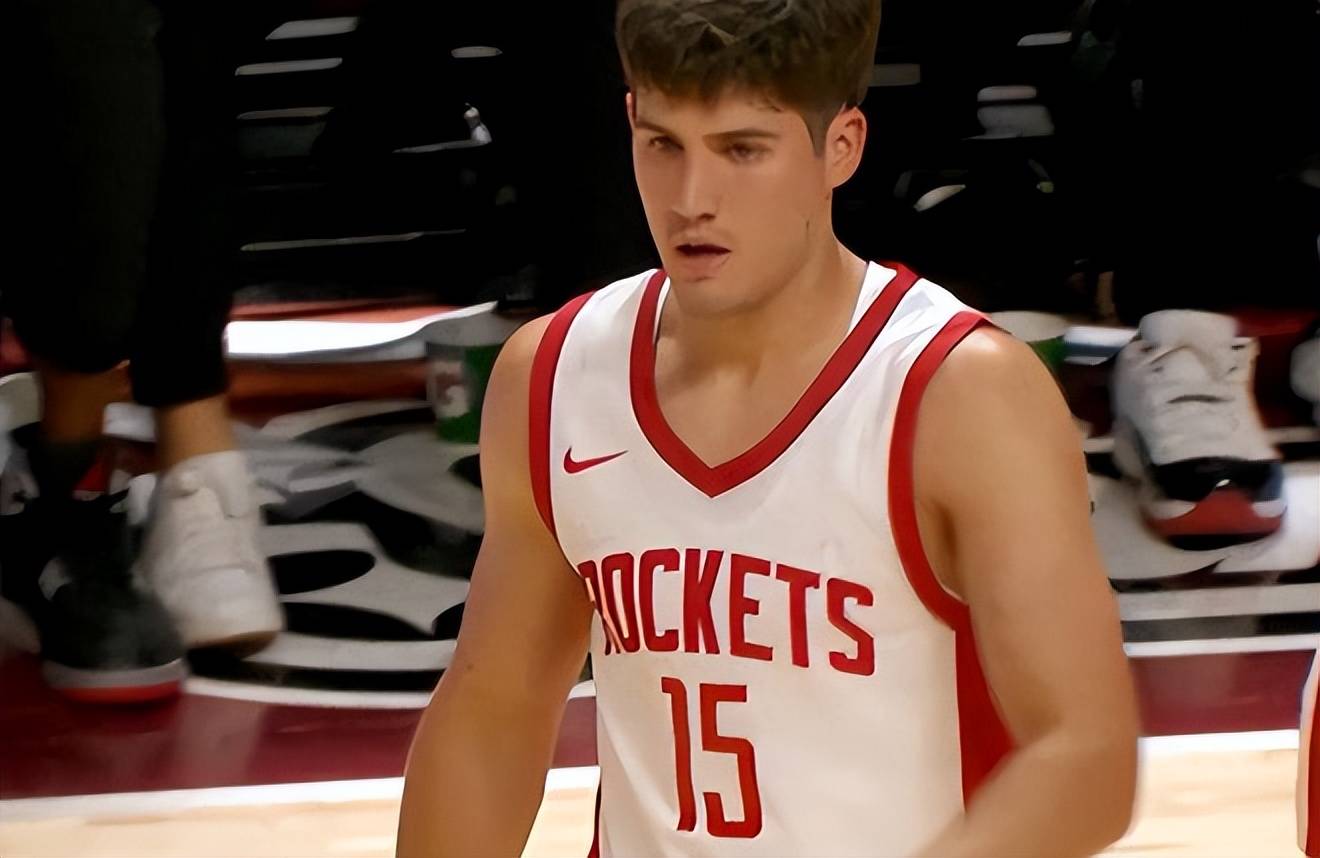 FB体育-摩纳哥客场不敌莱万特,排名下滑遭遇连败