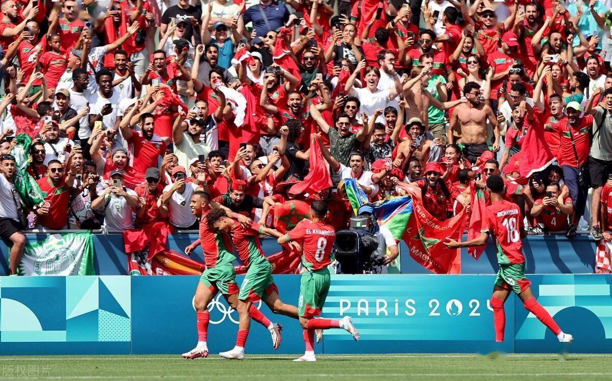 FB体育平台-摩洛哥联赛决赛在即，球迷热情高涨