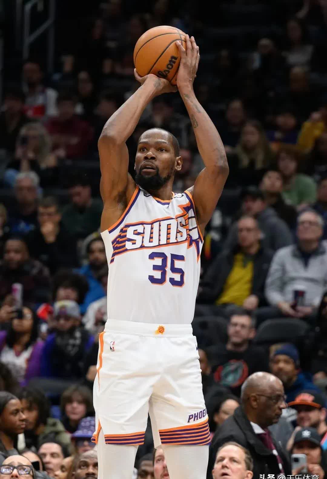 FB体育-独行侠擒太阳,小乔丹内线统治