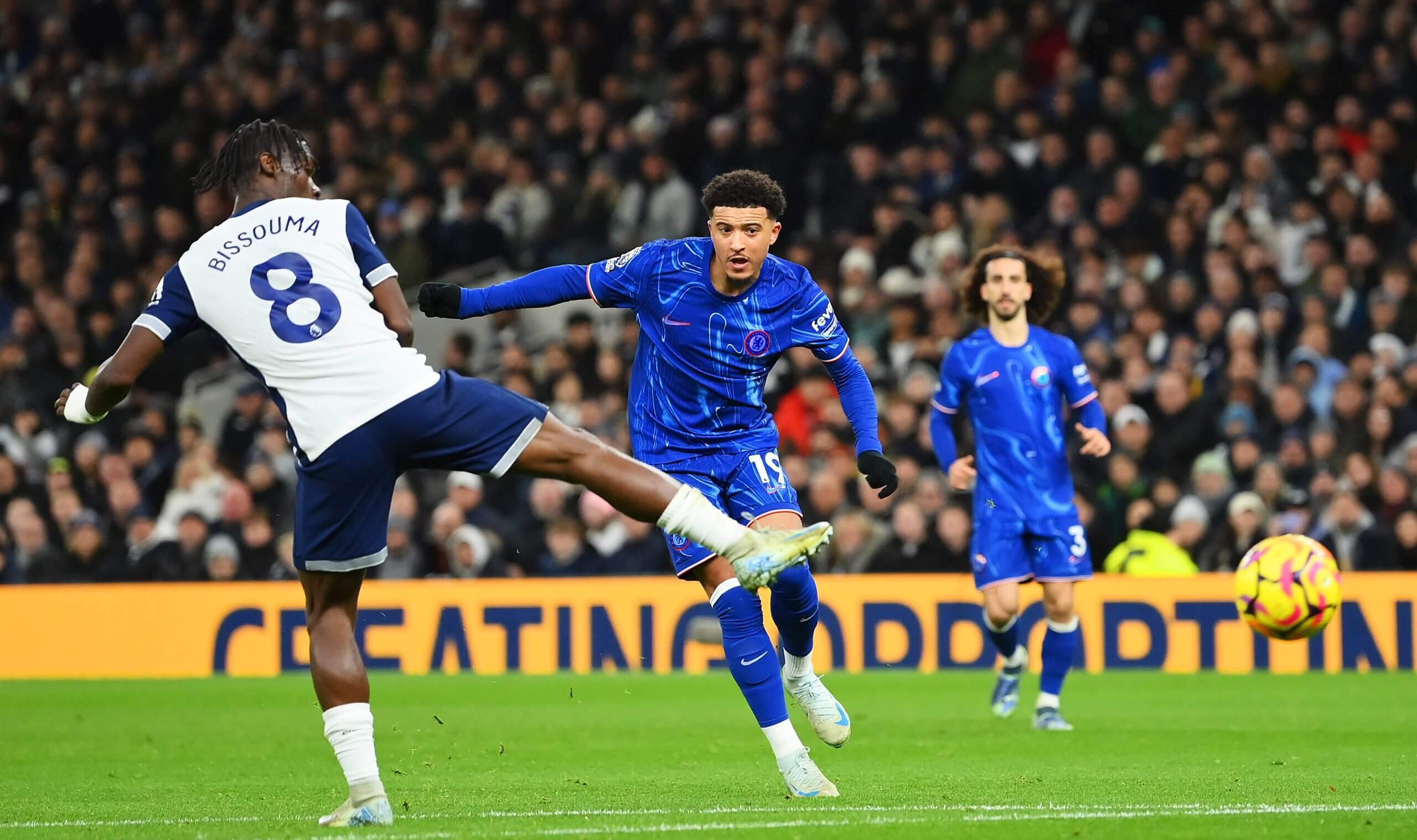 FB体育官网-切尔西青训球员崭露头角,积极备战