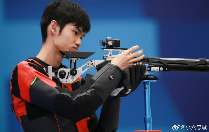 FB体育平台-斯洛伐克新星登上领奖台，勇夺金牌