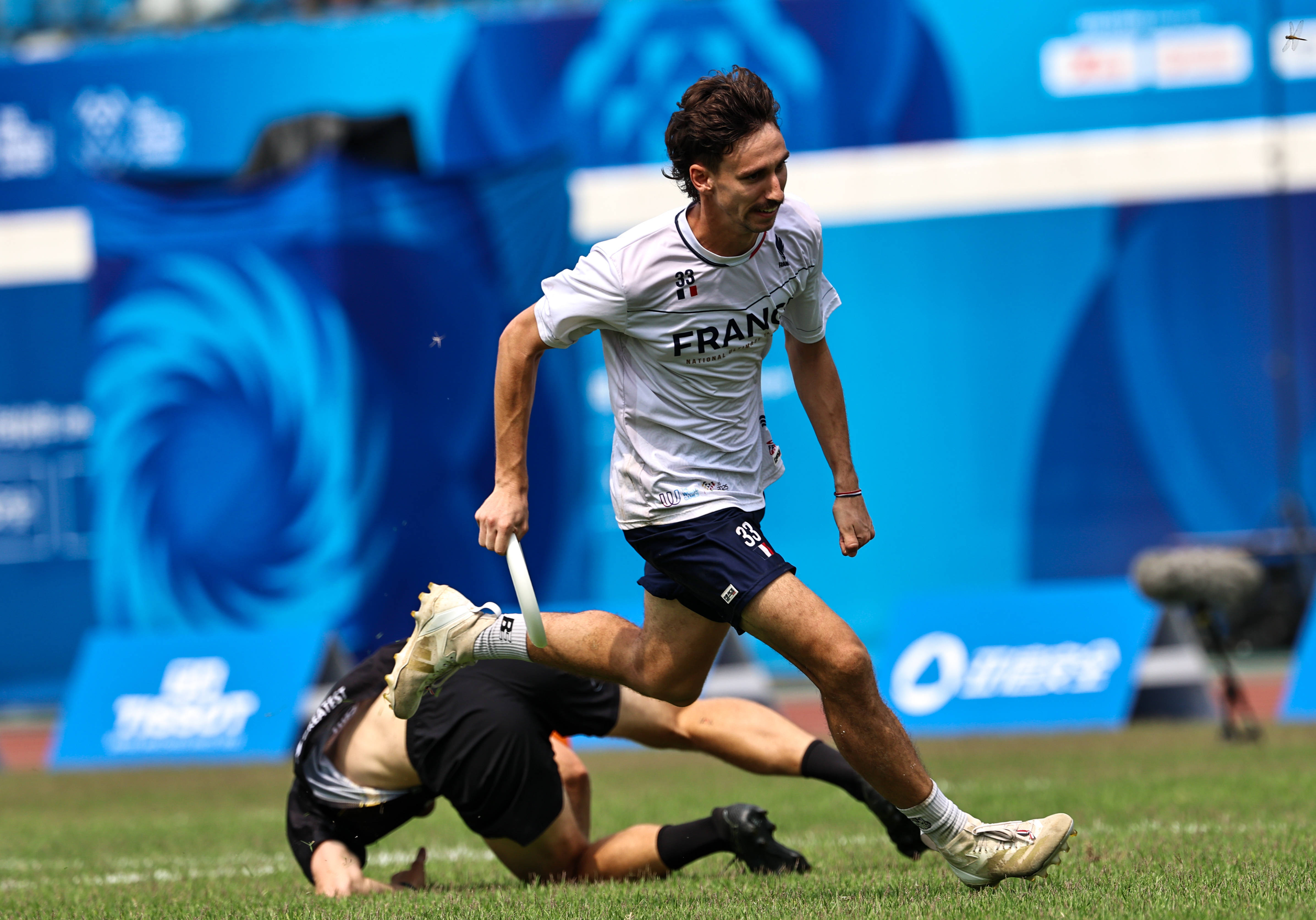 FB体育官网-法国运动员勇夺铜牌实现突破