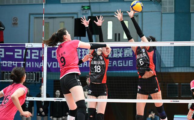 FB体育官网-惊险逆转：瑞士和荷兰赛艇选手最后一刻夺冠