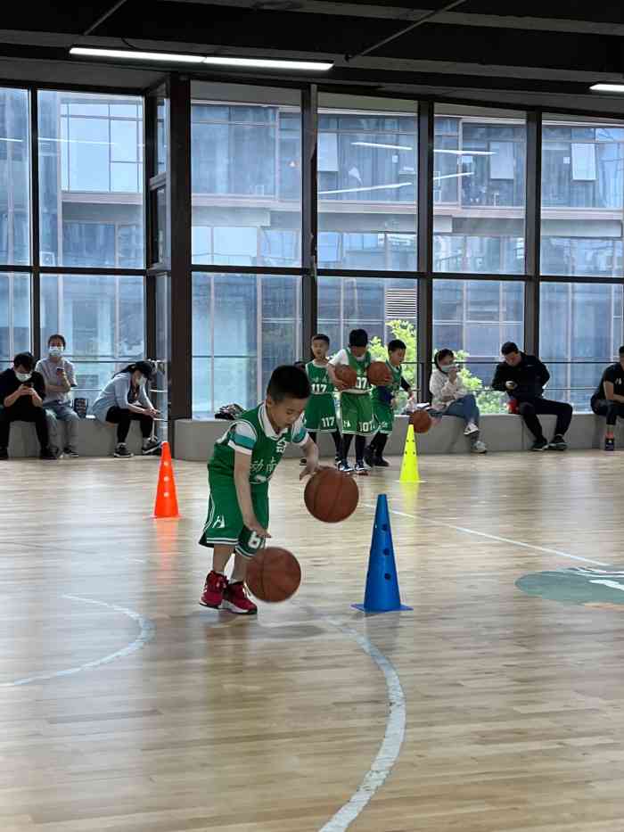 篮球智能训练营热点开设,教您打造专属技能 篮球智能训练营热点开设,教您打造专属技能
