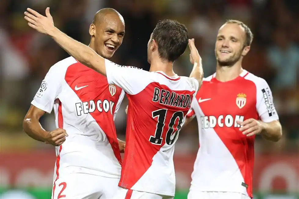 FB体育官网-摩纳哥惨败迎新年，球队状态疲软难言乐观